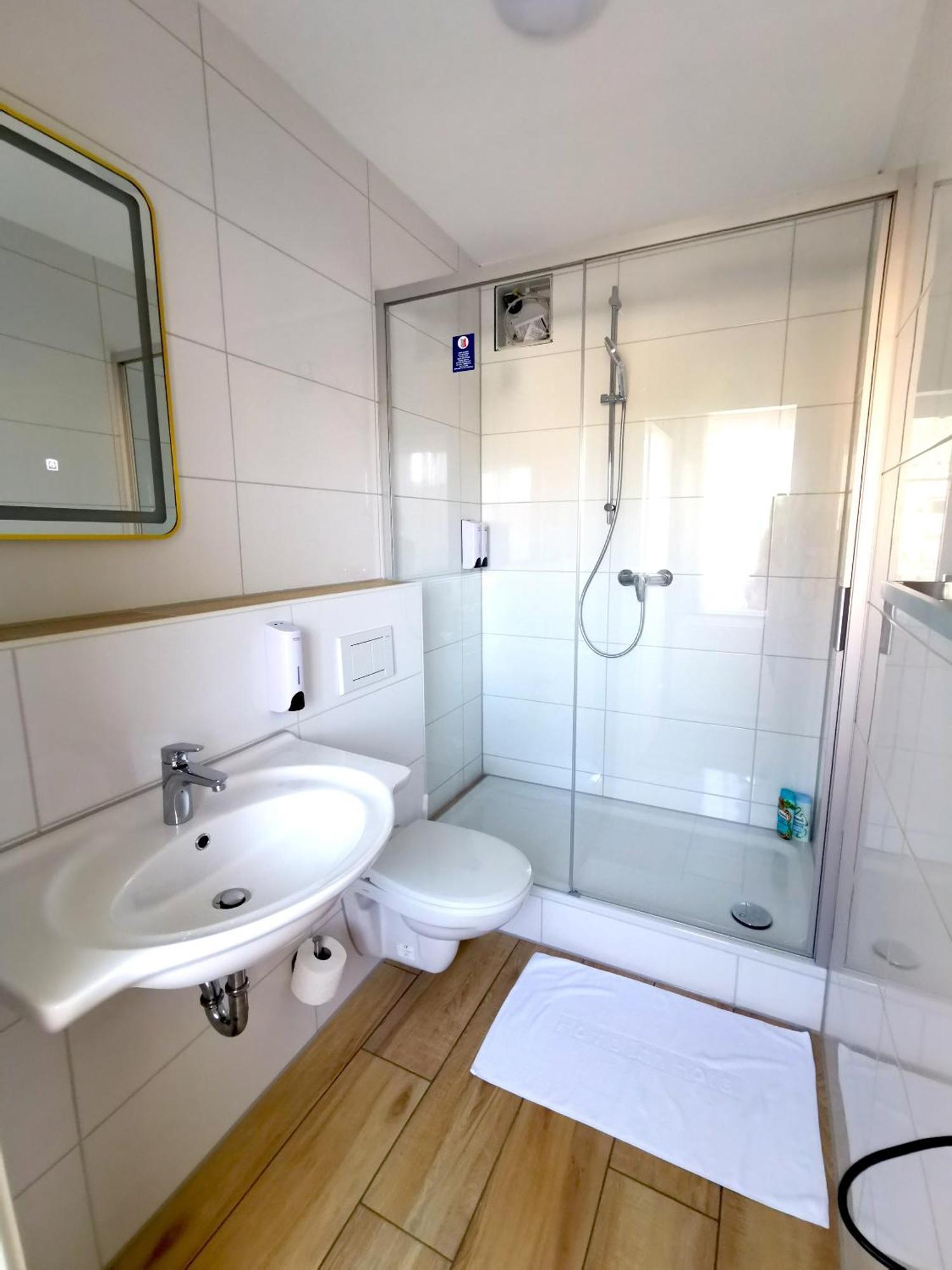 Home Inn Hotel Dormagen Ngoại thất bức ảnh