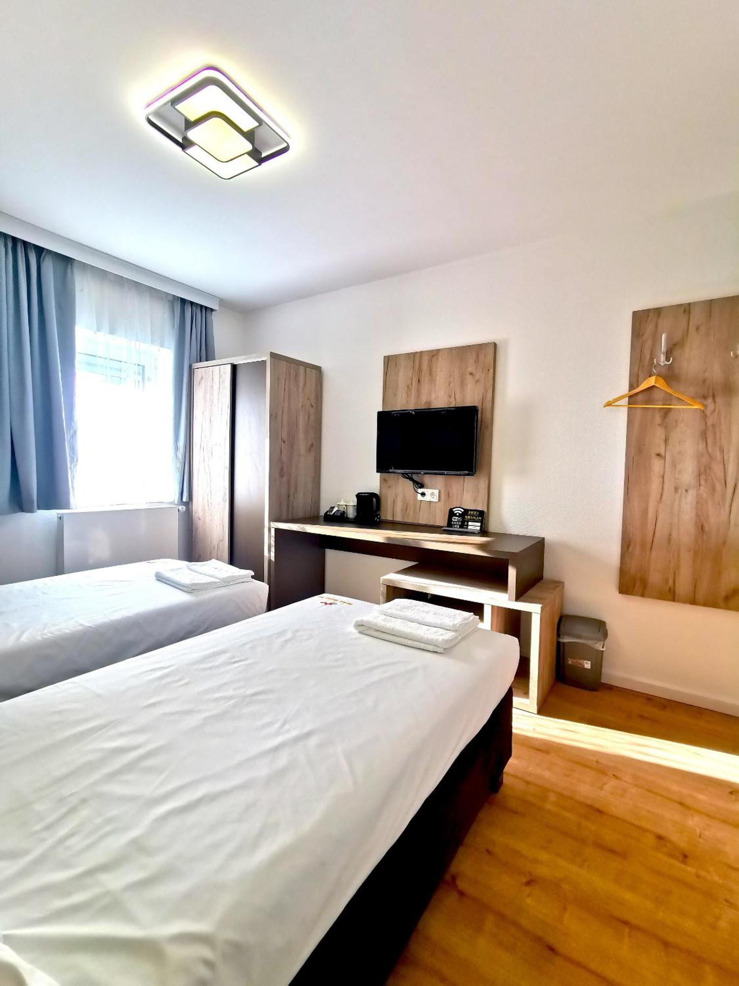 Home Inn Hotel Dormagen Ngoại thất bức ảnh