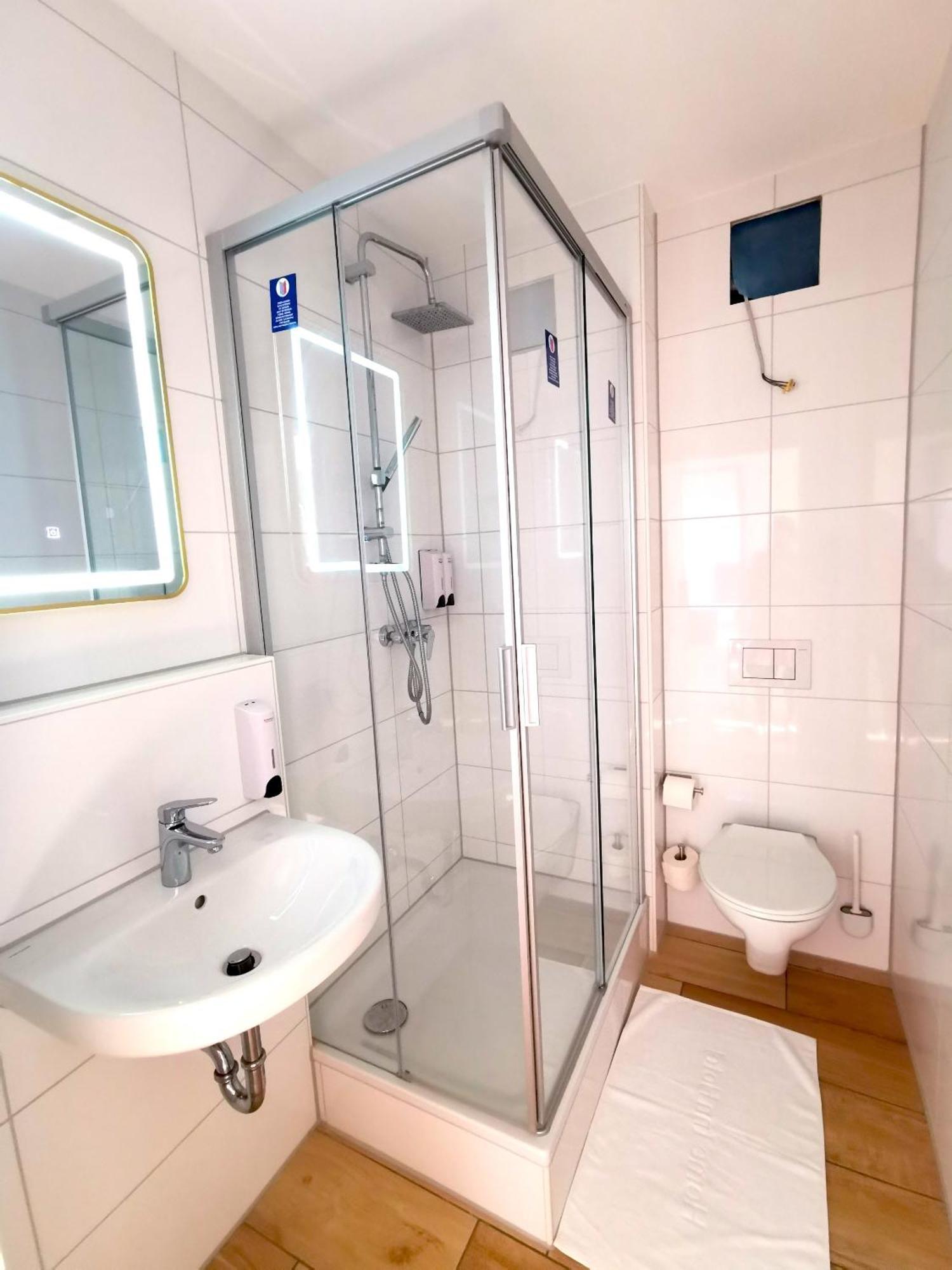 Home Inn Hotel Dormagen Ngoại thất bức ảnh