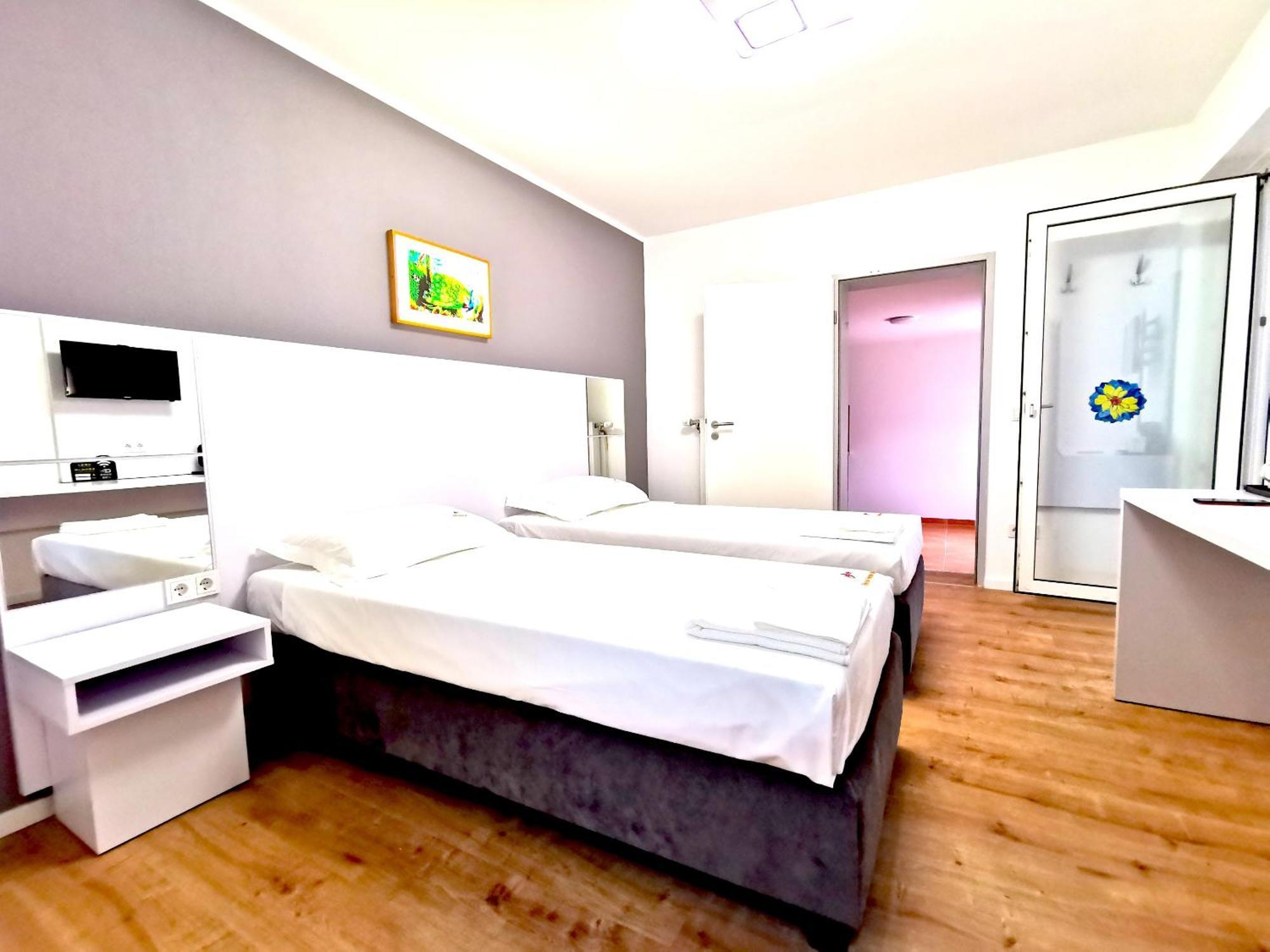 Home Inn Hotel Dormagen Ngoại thất bức ảnh