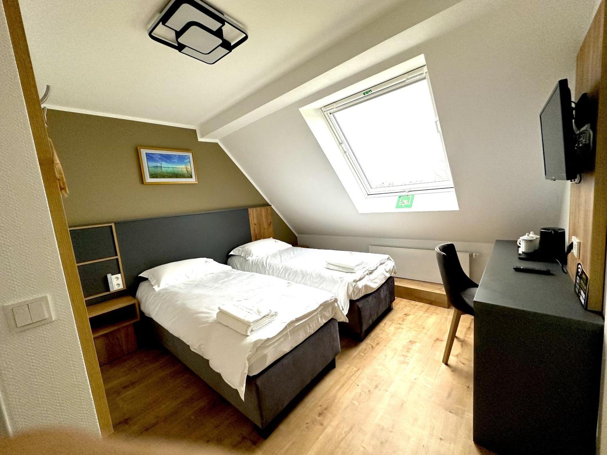 Home Inn Hotel Dormagen Phòng bức ảnh
